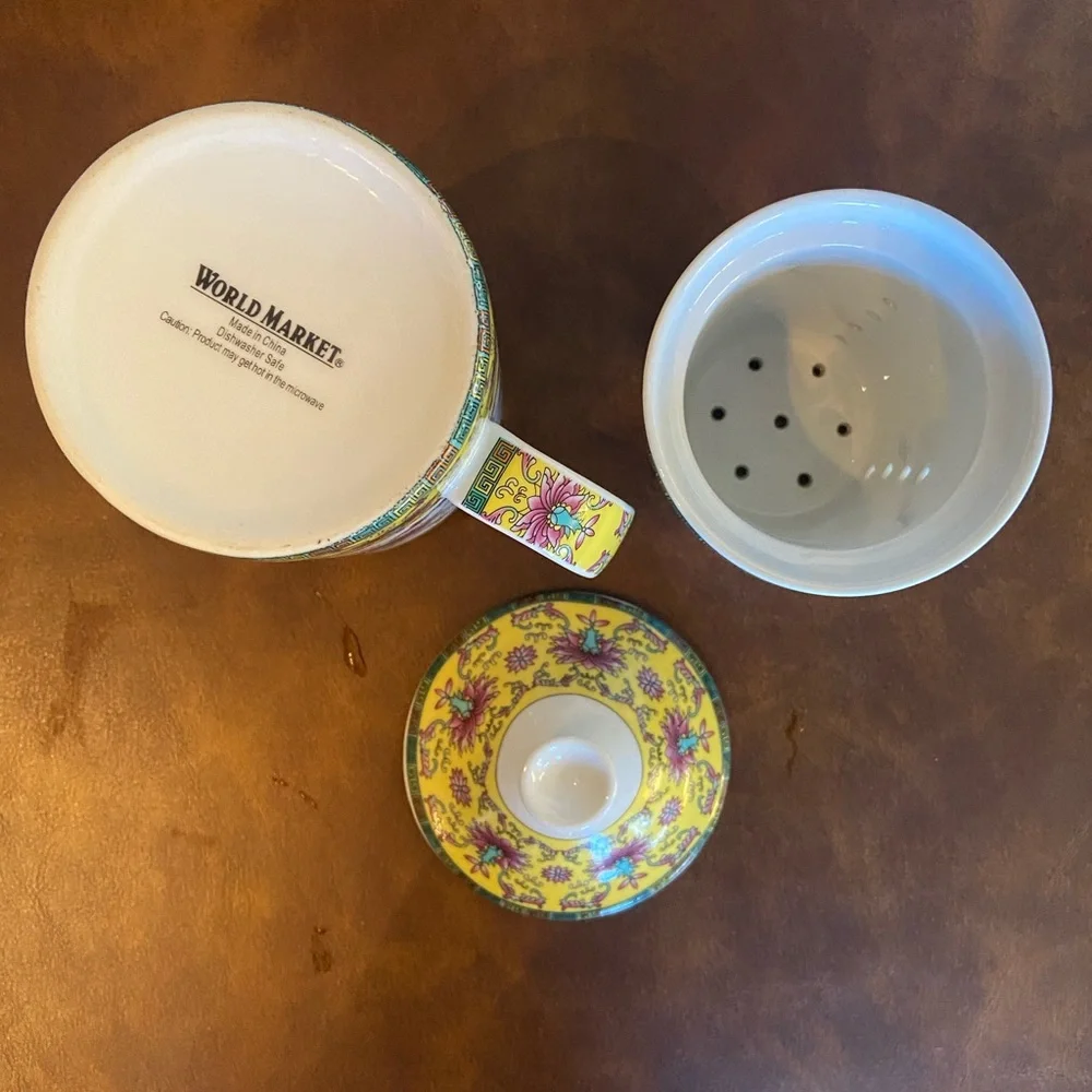 $4 ☕️ World Market Three Piece Tea Cup with Strainer